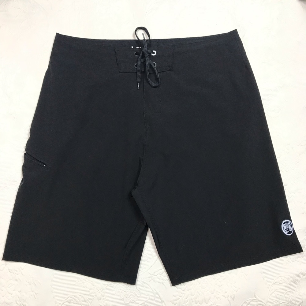Body Glove Black Vapor Water Repellent Men’s Short